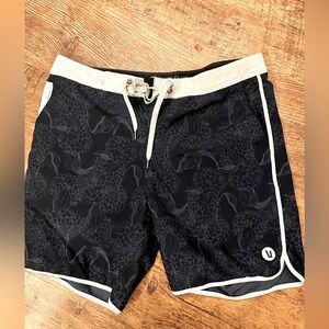 Vuori men’s shorts size 32